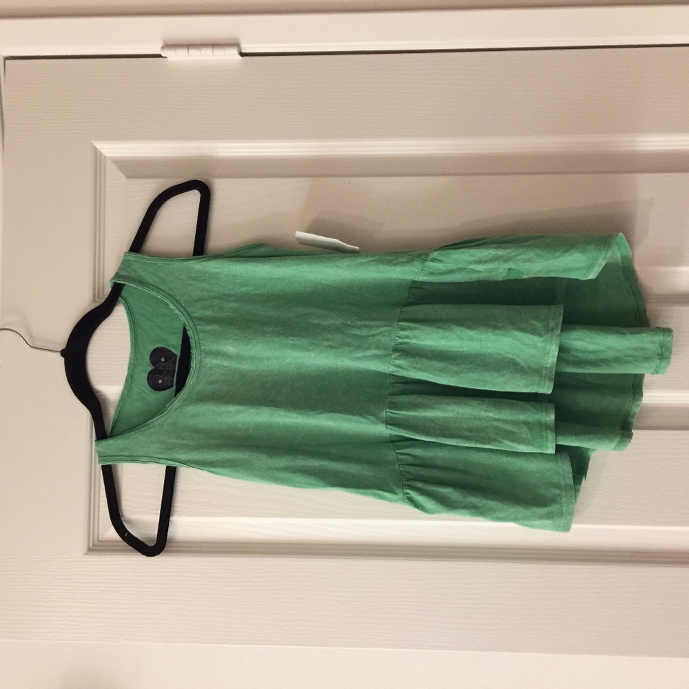 LA Social Green Sleeveless Top